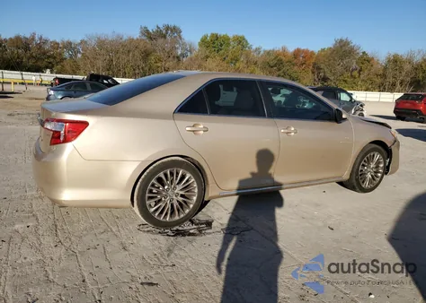 2012 Toyota Camry Base z USA, uszkodzony, nr VIN 4T4BF1FK8CR241227